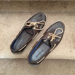 Dark brown Sperrys
